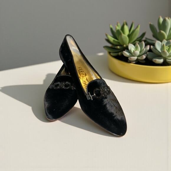 Salvatore Ferragamo Black Velvet Kitten Heels Sz 6 2” Rhinestone Horse bit Glam - Picture 1 of 11